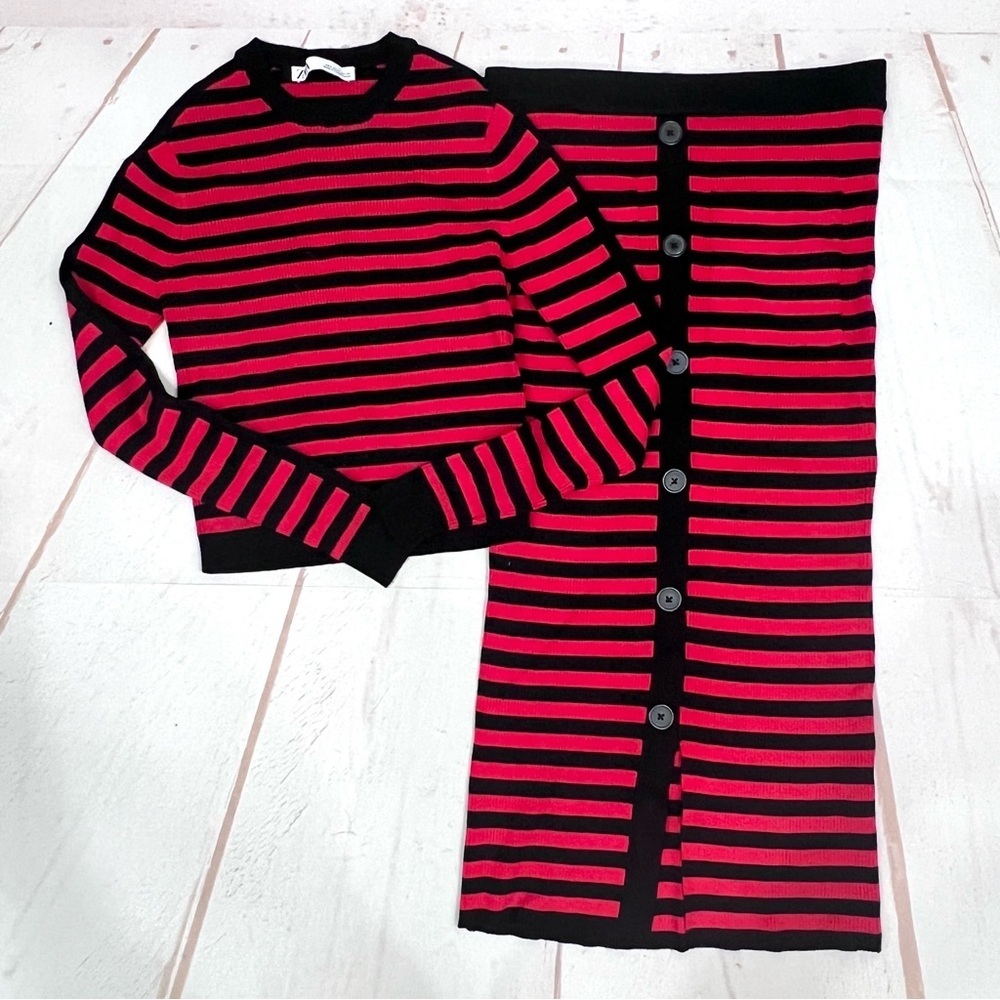 Zara Blogger’s Favorite Striped Ribbed Top & Skirt Set - Picture 7 of 12